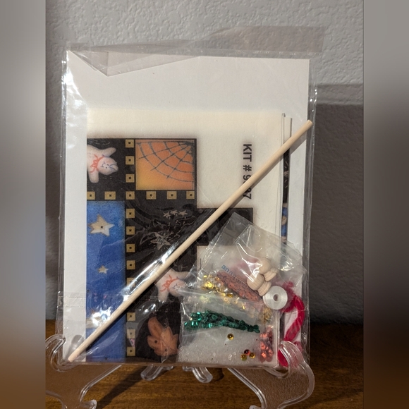 Fall Cat Sequin Banner Craft Kit - Picture 5 of 7